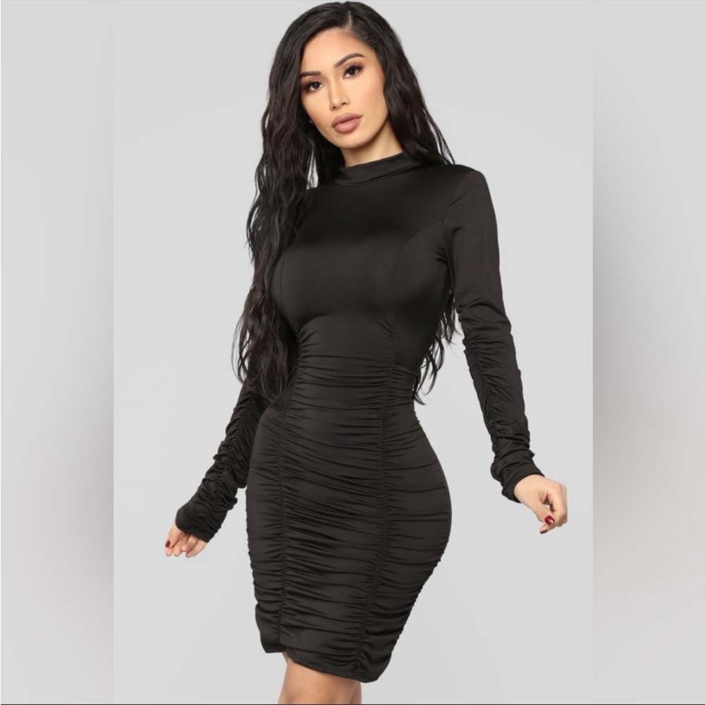 Sexy ruched long sleeve dress